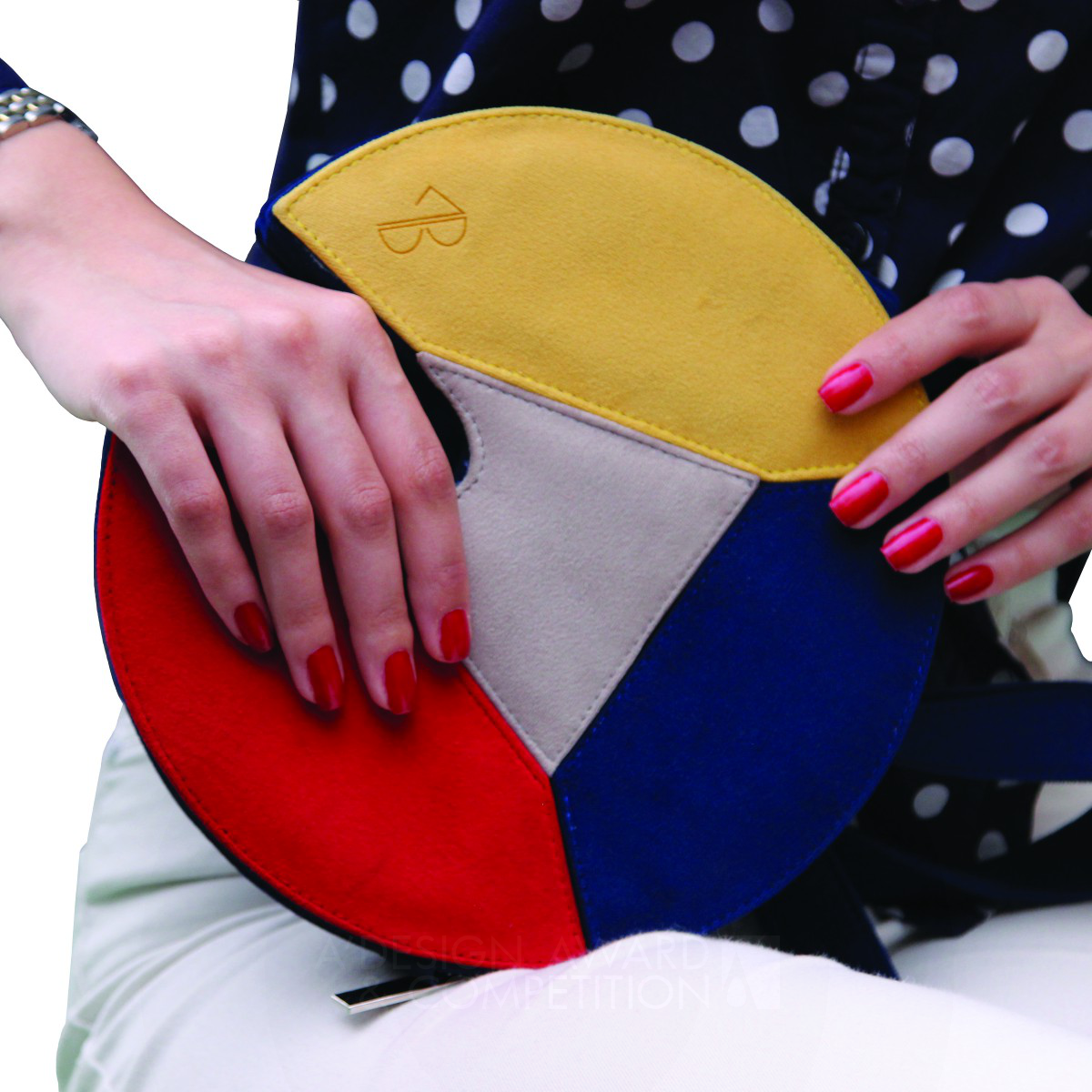 حقيبة "بيلا فيتا": البساطة والأناقة في تصميم واحد