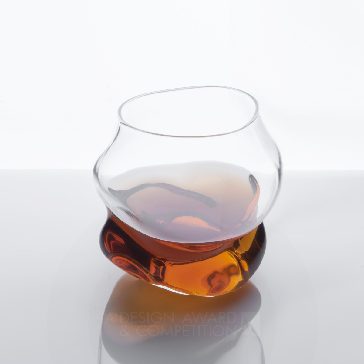 Mincius: A Zen-Inspired Drinking Glass