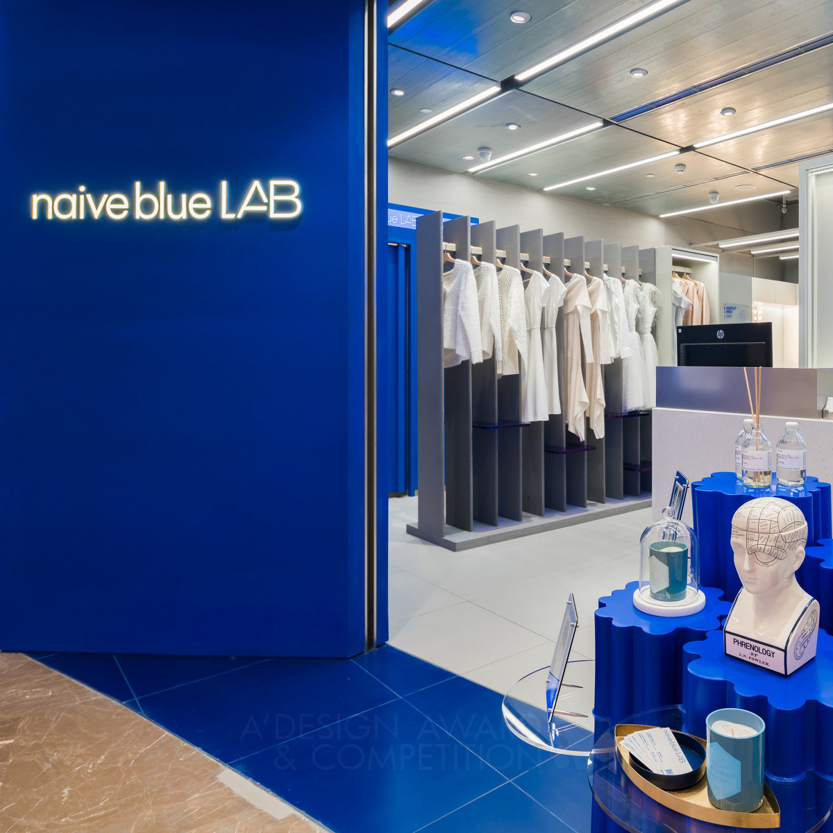 Naive Blue Lab Photo Shooting Space by SIG Design