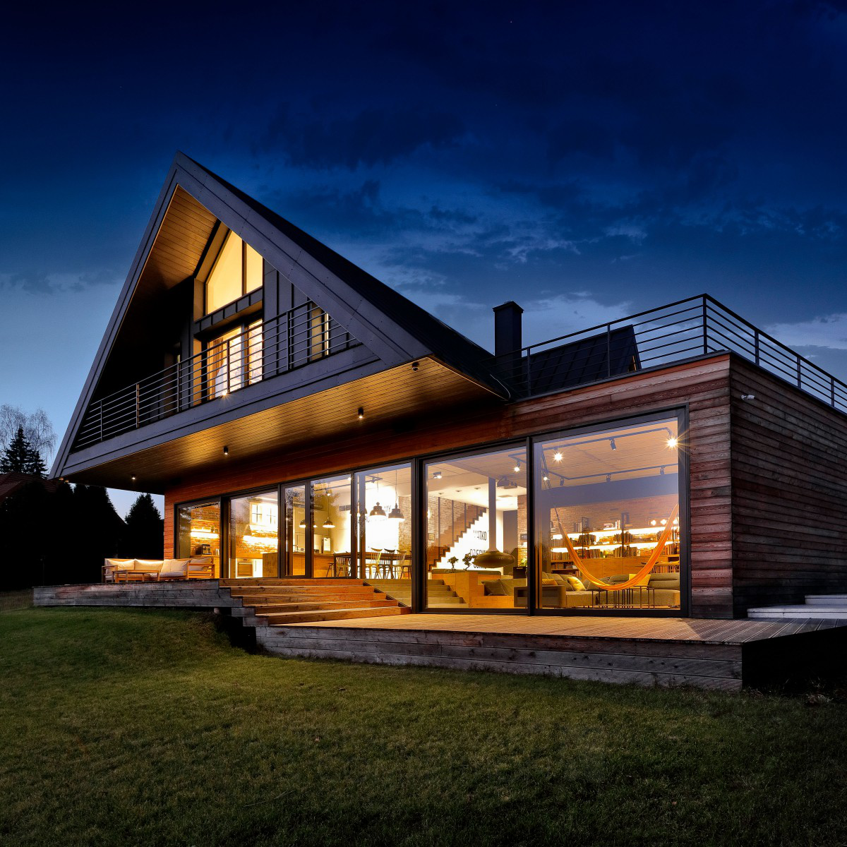 The Lesser Polish Eaves Cottage <b>Residential Architecture