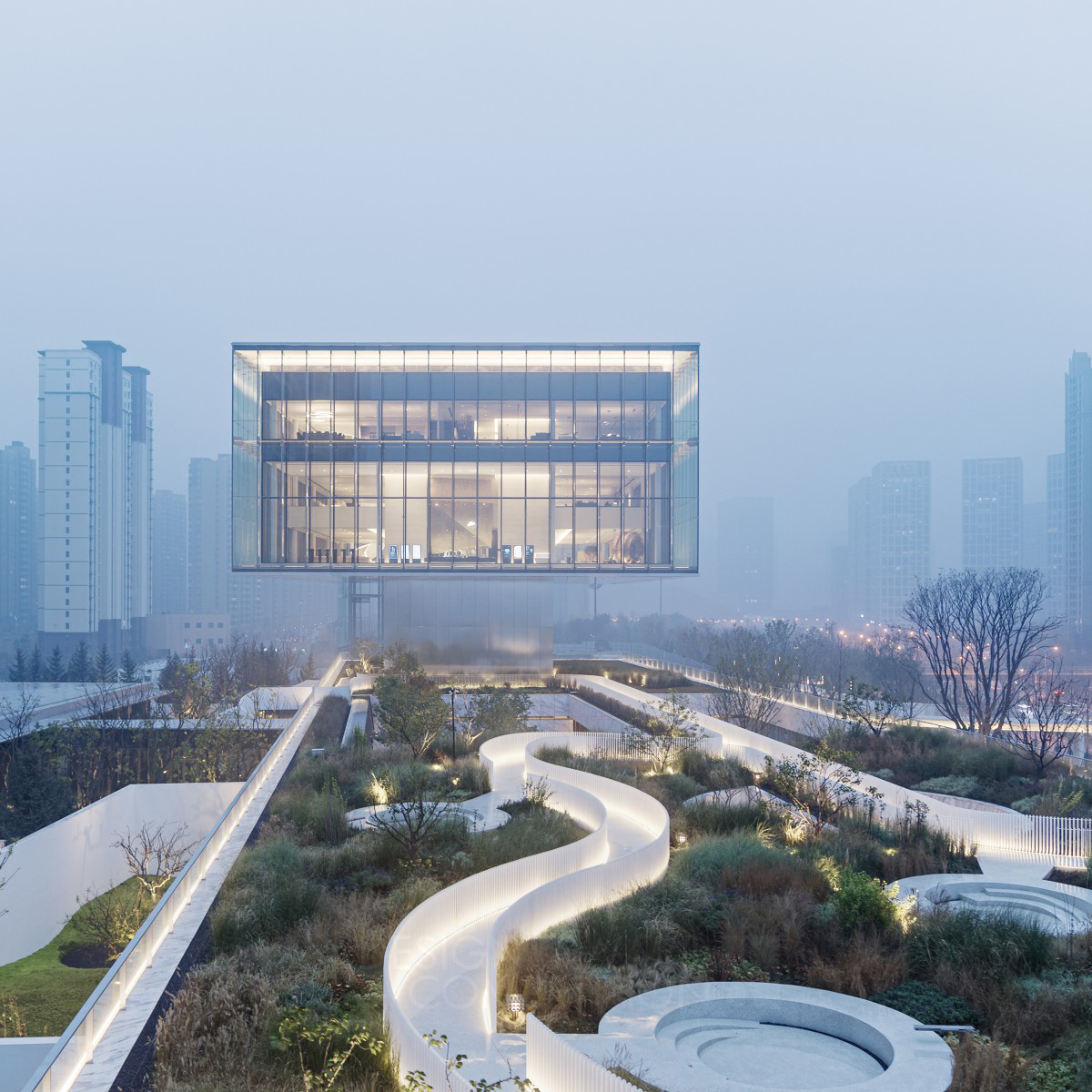 Xi'an Qujiang Art Center : Un Centre d'Exposition Suspendu