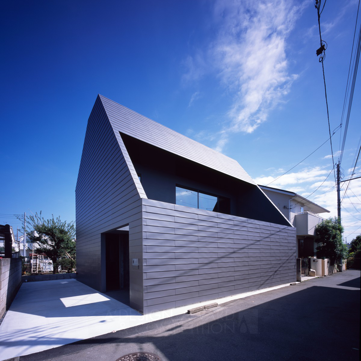 도쿄의 숨겨진 보석: "커버" 주택 디자인