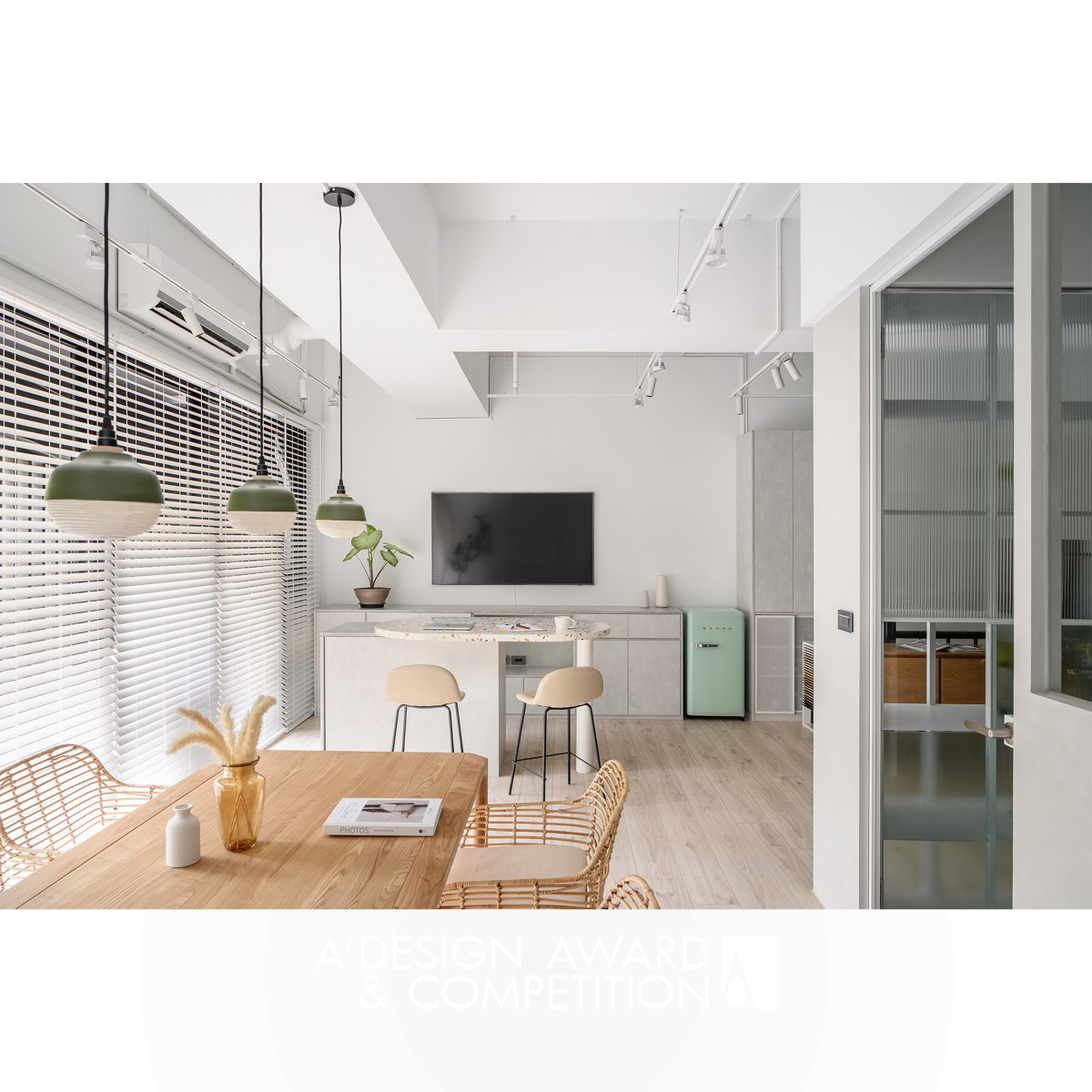 Yhousedesign: A Fresh and Relaxed Office Space