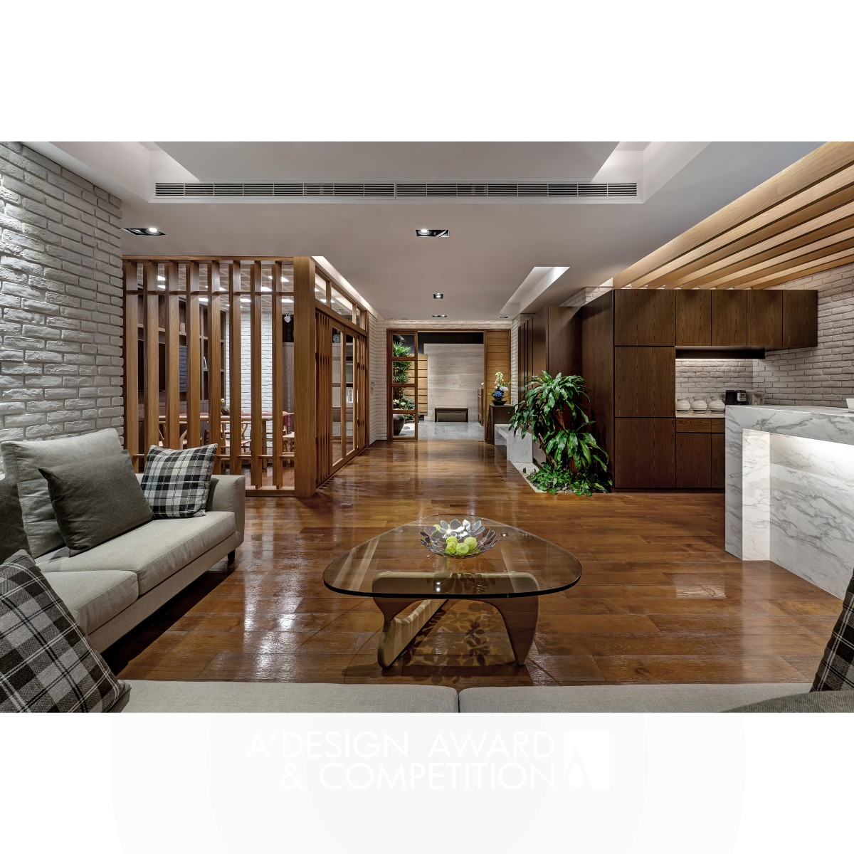 Bronze Winner. Dragon Pristine by Li-Min Wu