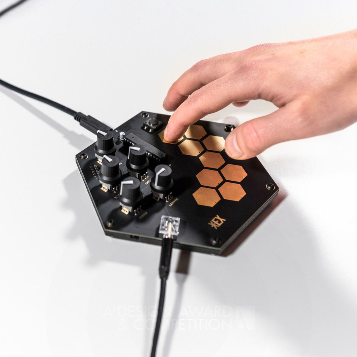Hex Digital Polyphonic Synthesizer by Anze Sekelj Iron Musical Instruments Design Award Winner 2024 