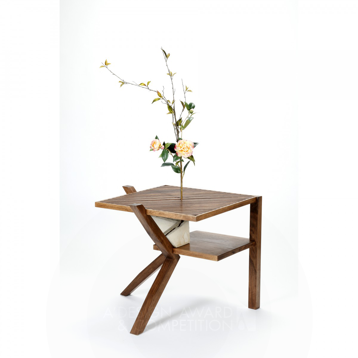 Growing Table Outdoor coffee table by Nga Ying, Amy Sun
