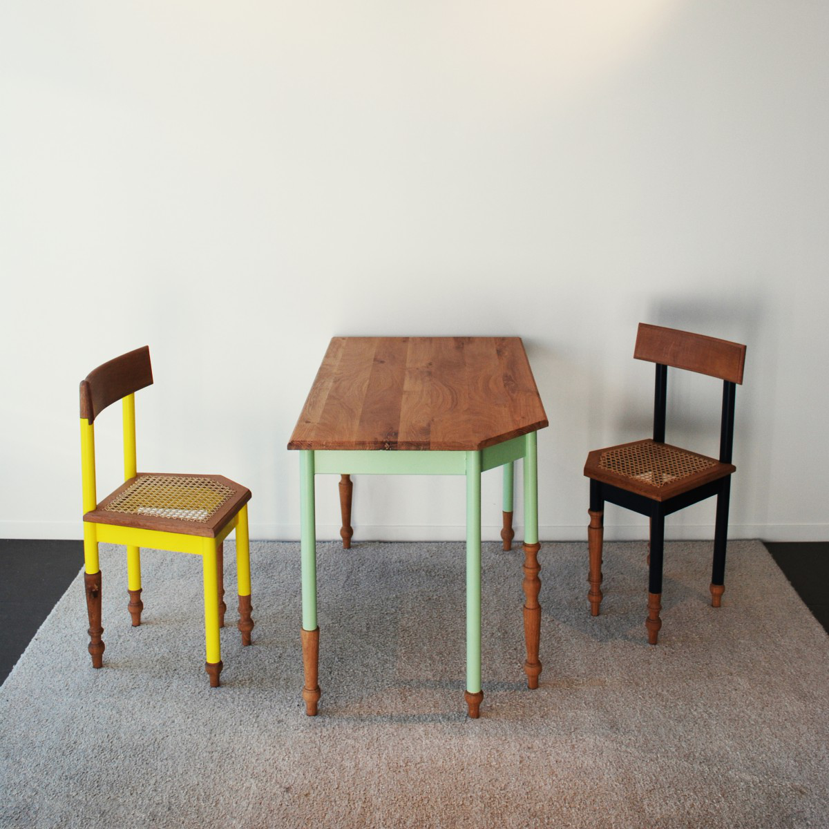 Hoek af table, chairs by David Hoppenbrouwers