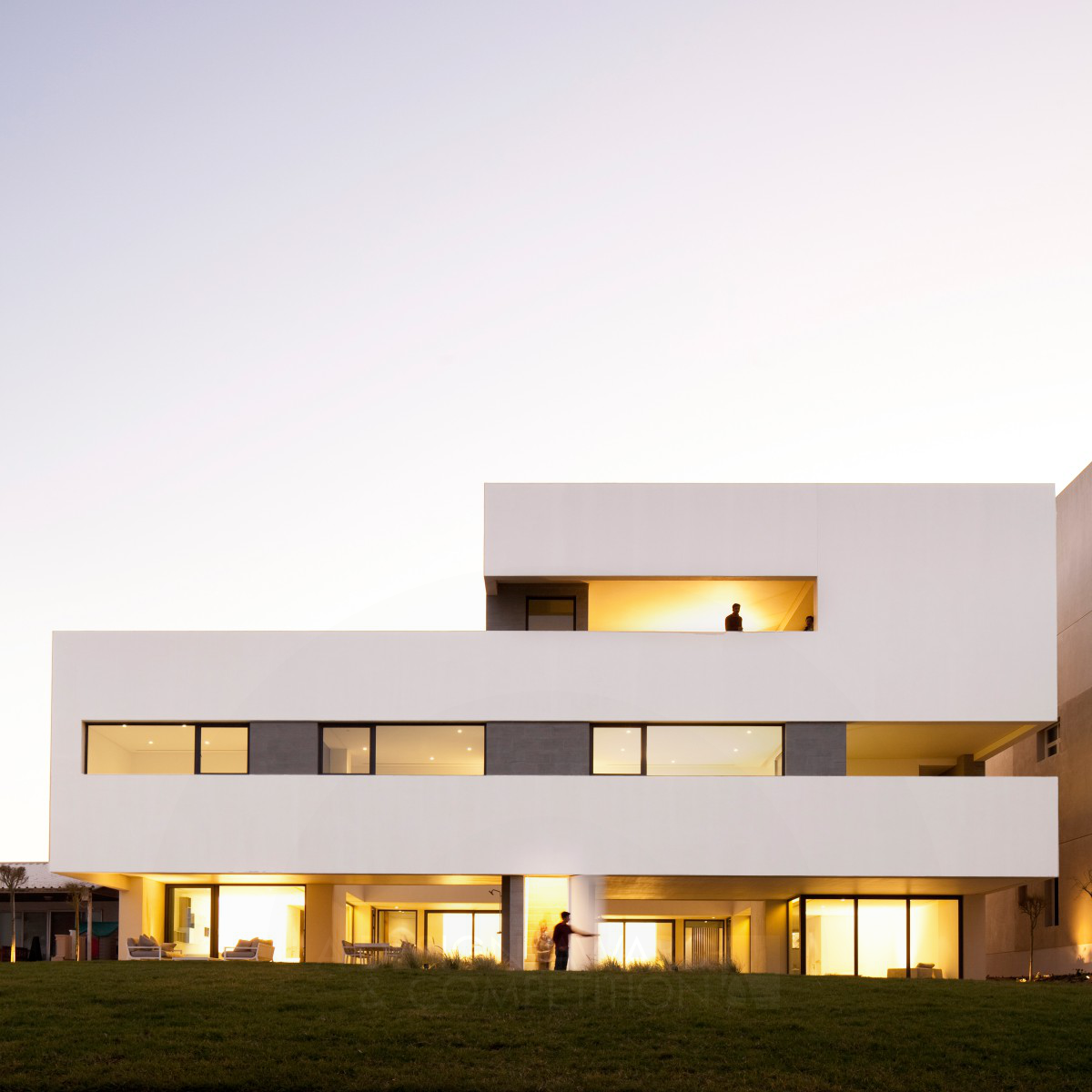 S-Cube Chalet Beach House by AGi Architects