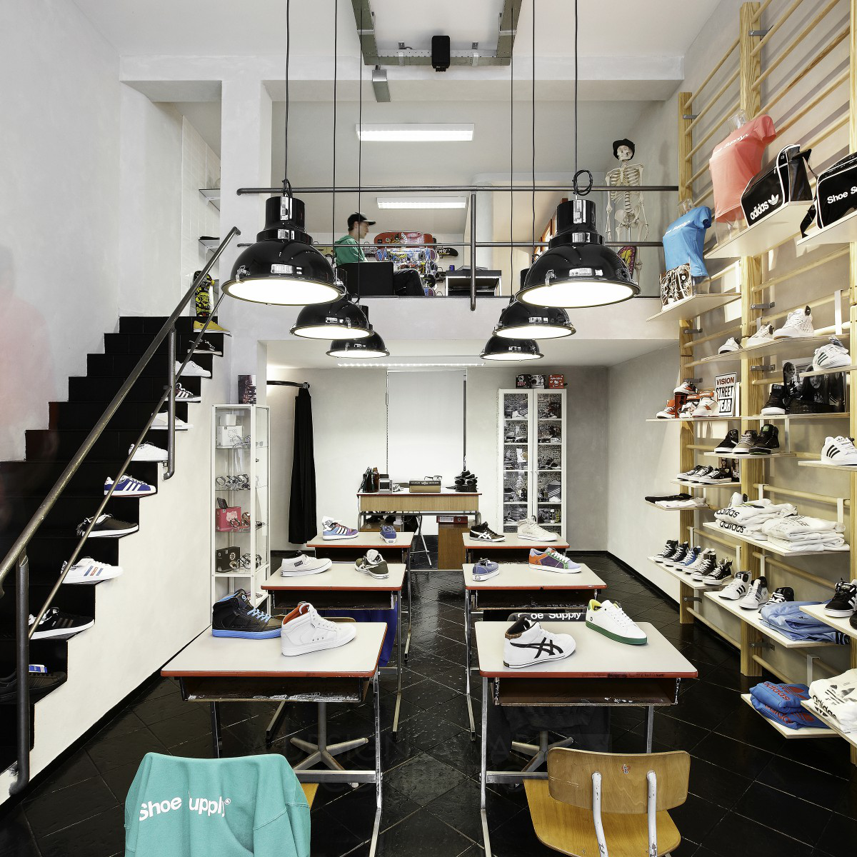 Shoe Class Sneaker store by Ruud Belmans