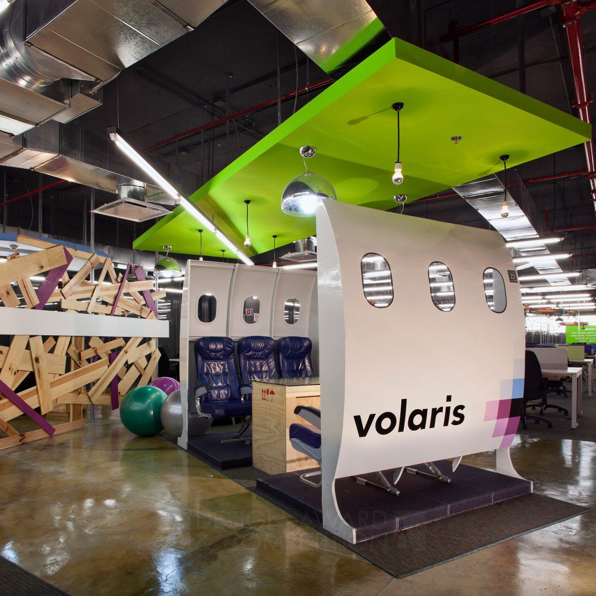 Volaris  Corporate Offices by Juan Carlos Baumgartner