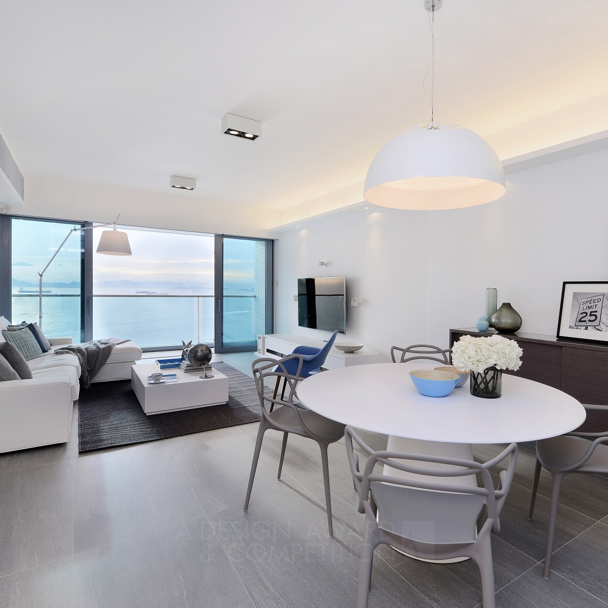 Iron Winner. Bel Air Residence by Alain Wong