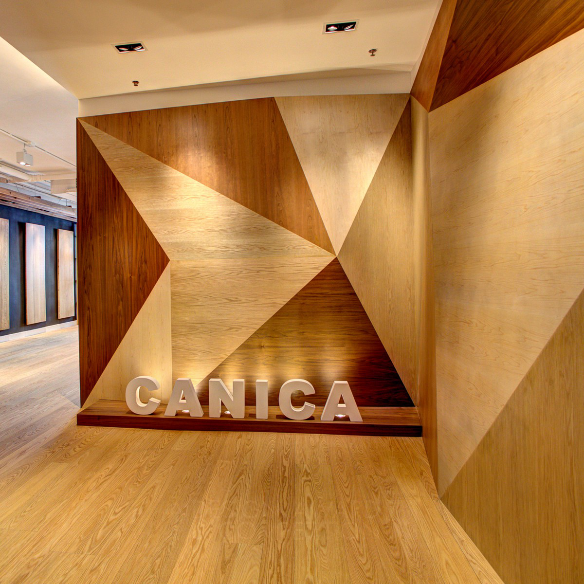 CANICA Retail / Office by LOUIS LAU