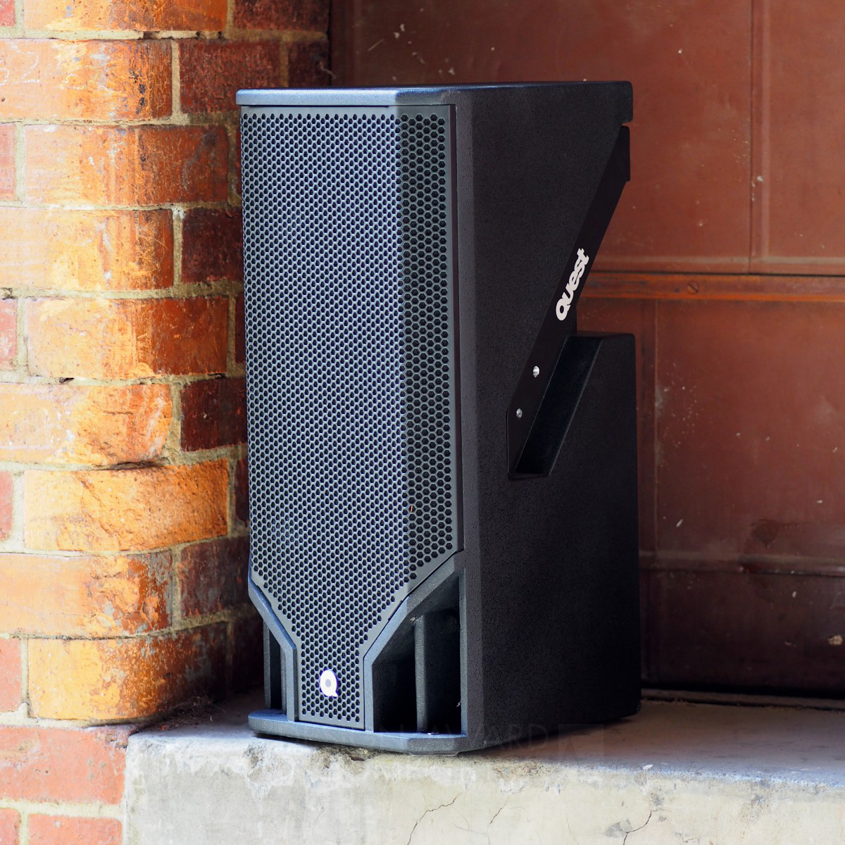 Hpi110 High-definition Loudspeaker by Michael Chijoff