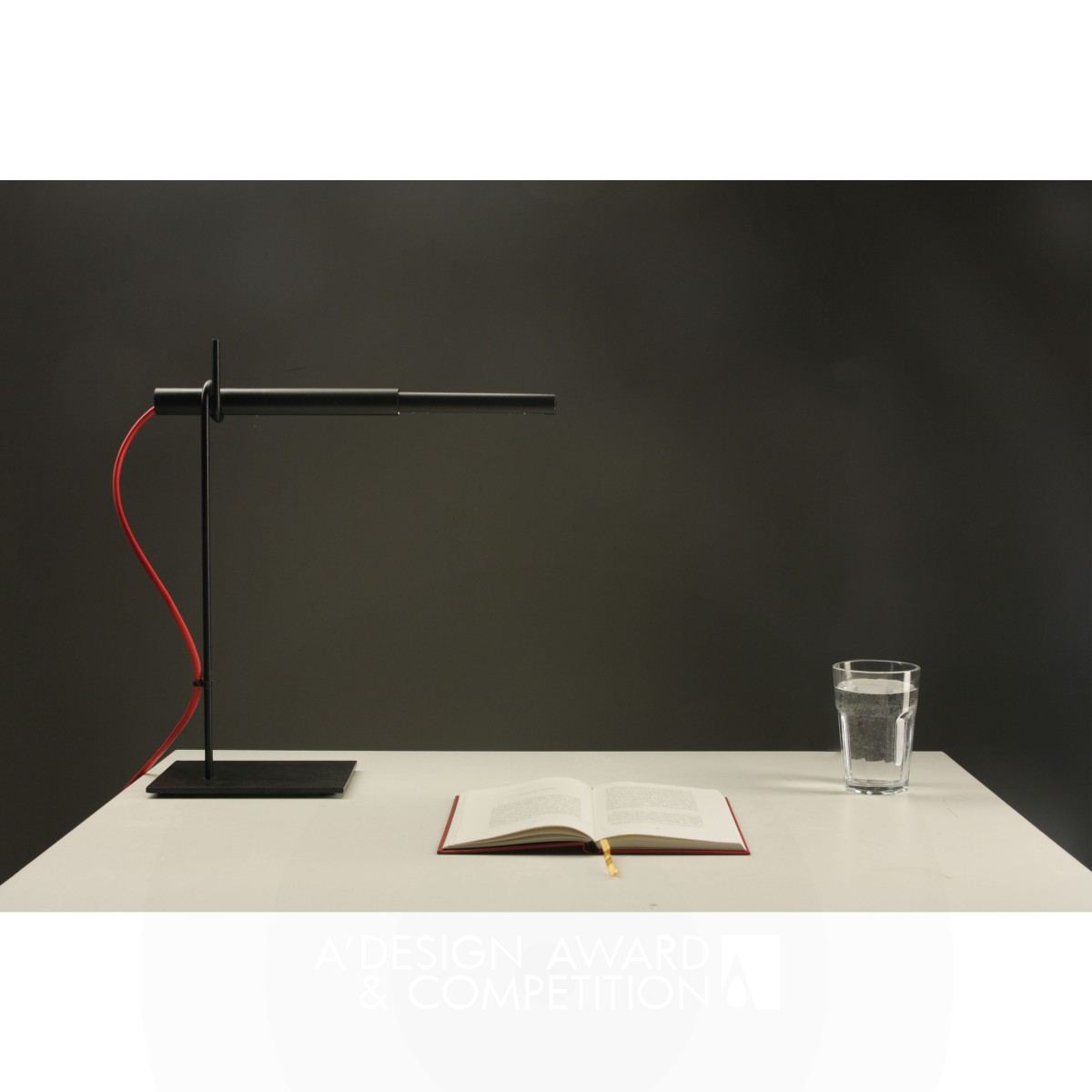 Tano  desk lamp by Lukas Avenas