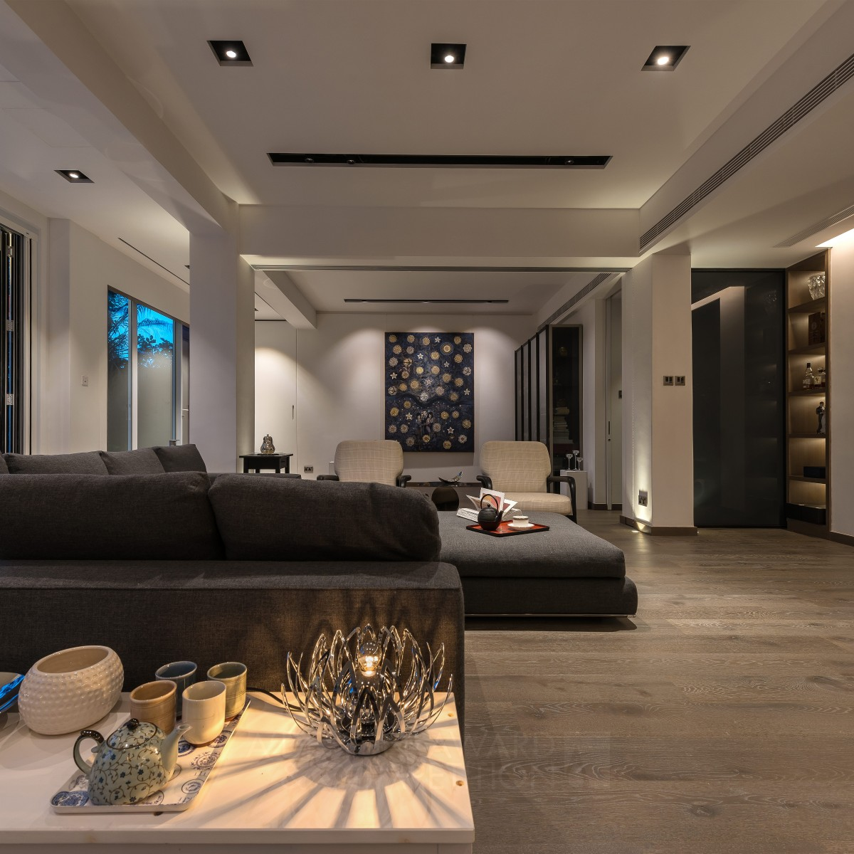 Iron Winner. Contemporary Minimalism Villa by Max Lam