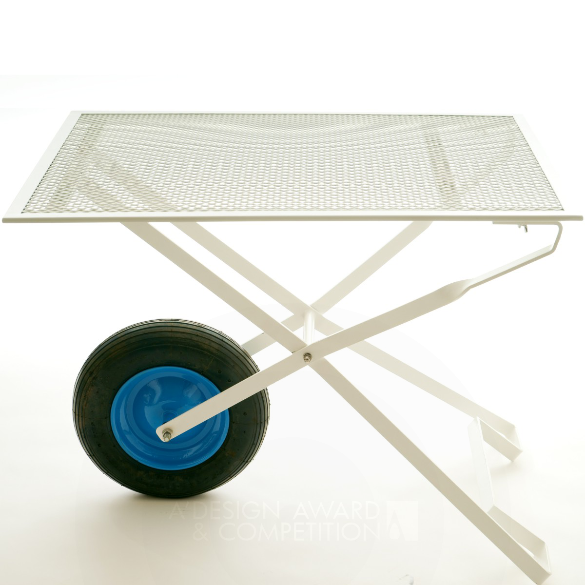 Clino Wheelbarrow Table by Tavolinomono Clino