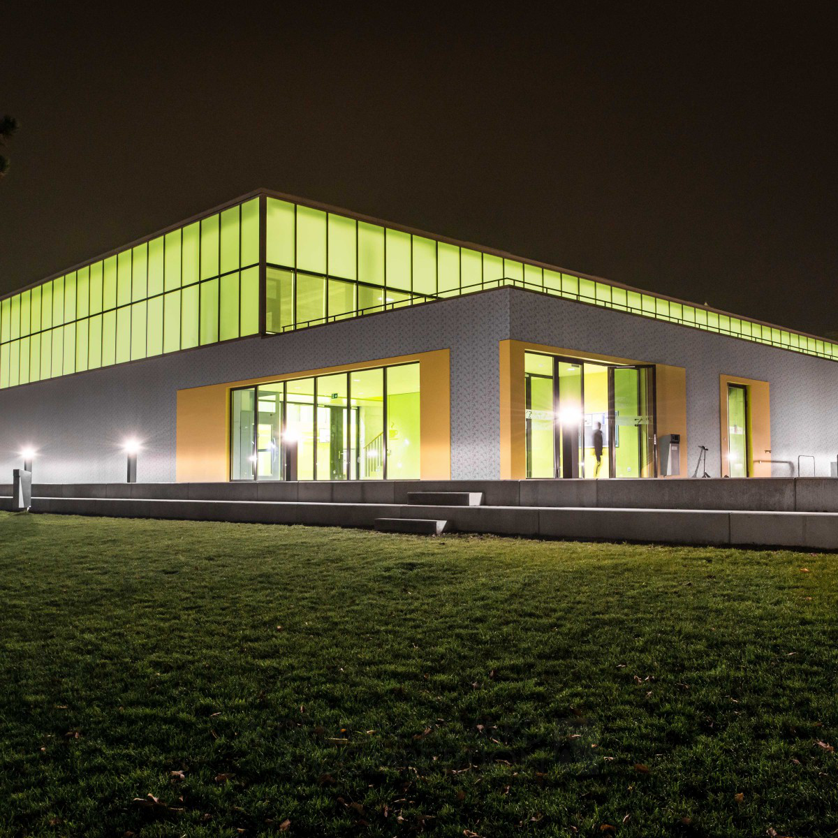 Neumatt Sports Center by Evolution Design