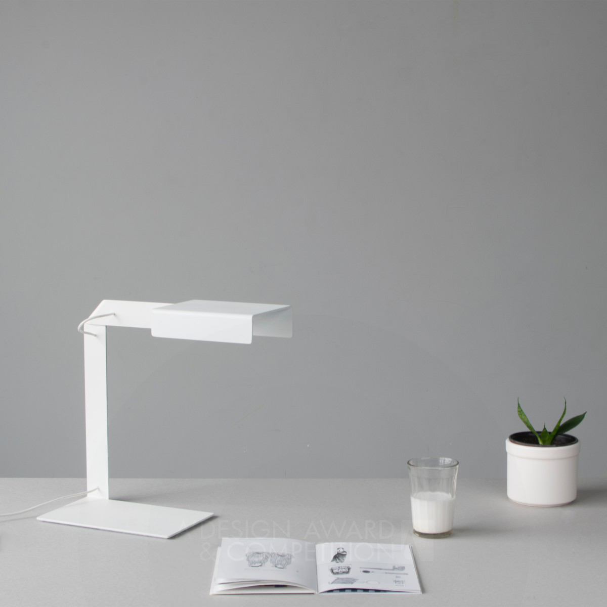 STEELI  Desk lamp by Danil Scepanov