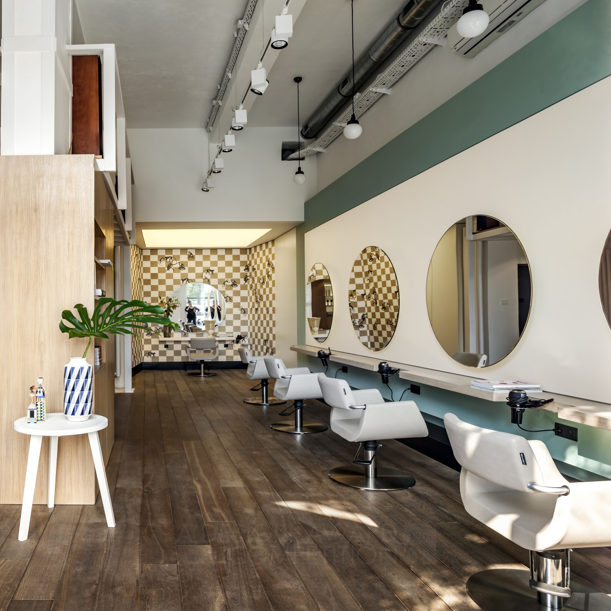 Designer's Cut Hair Salon by Mood Works - Karina Snuszka & Dorota Kuc