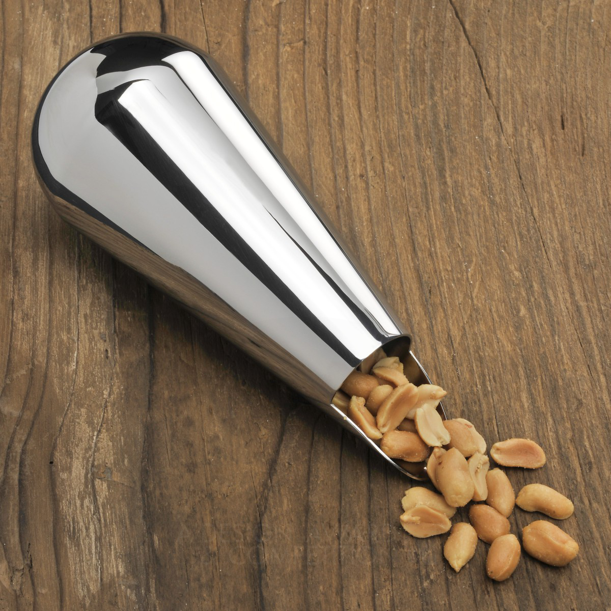 Erdnussschütte To get peanuts without touching themUniq by Mario Taepper