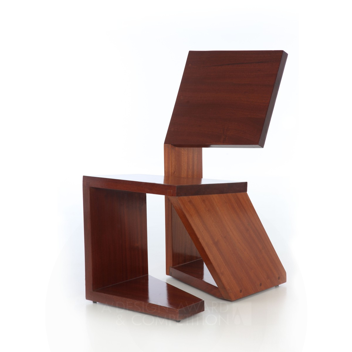 Iron Winner. Stature by Vincent Molumby