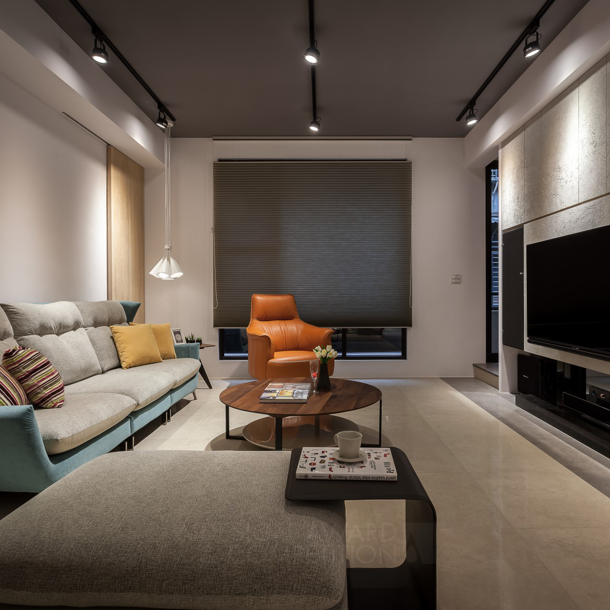 Grayscale Reversal Home Design by Tsai Yueh Ju