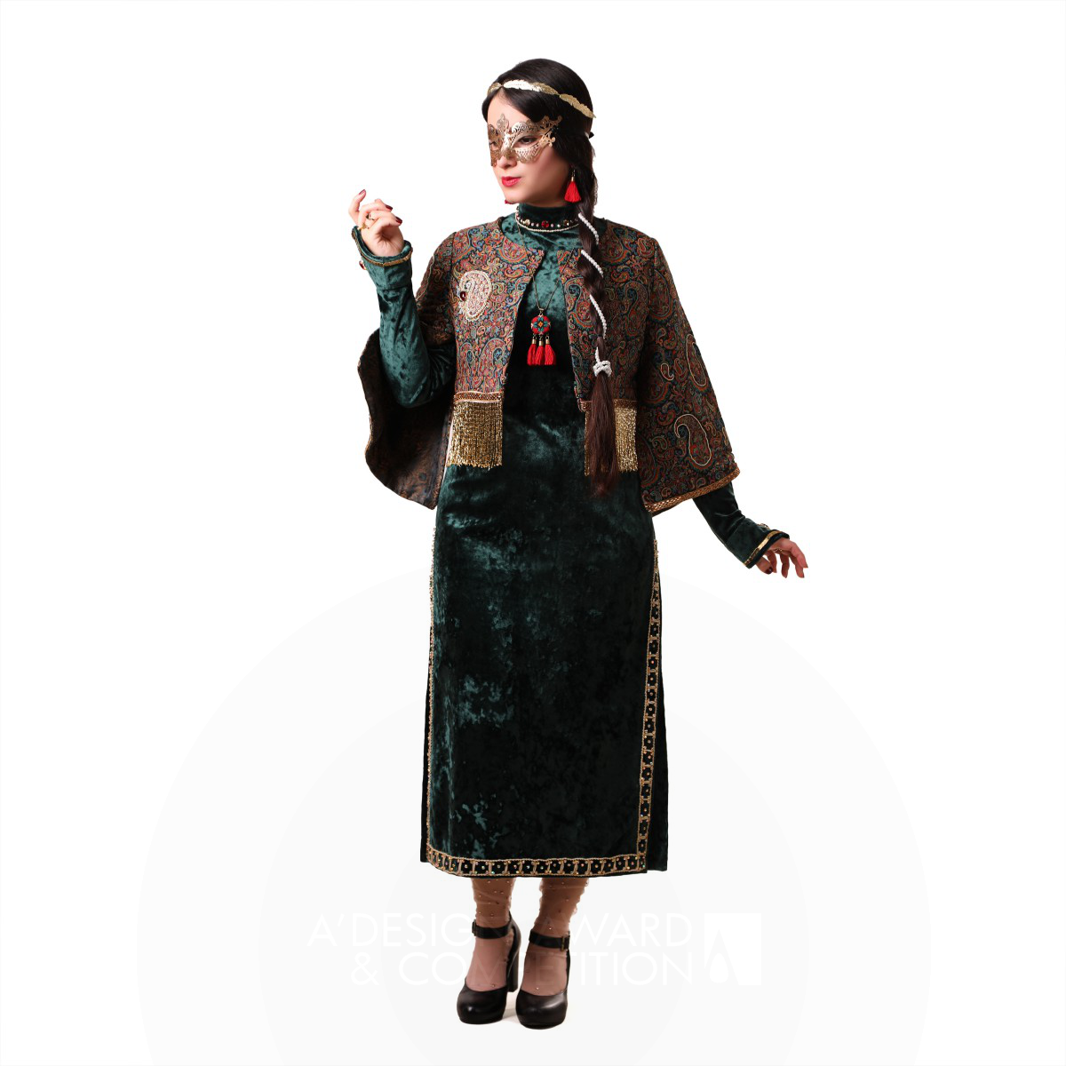 Iranian Sarv <b>traditional dress