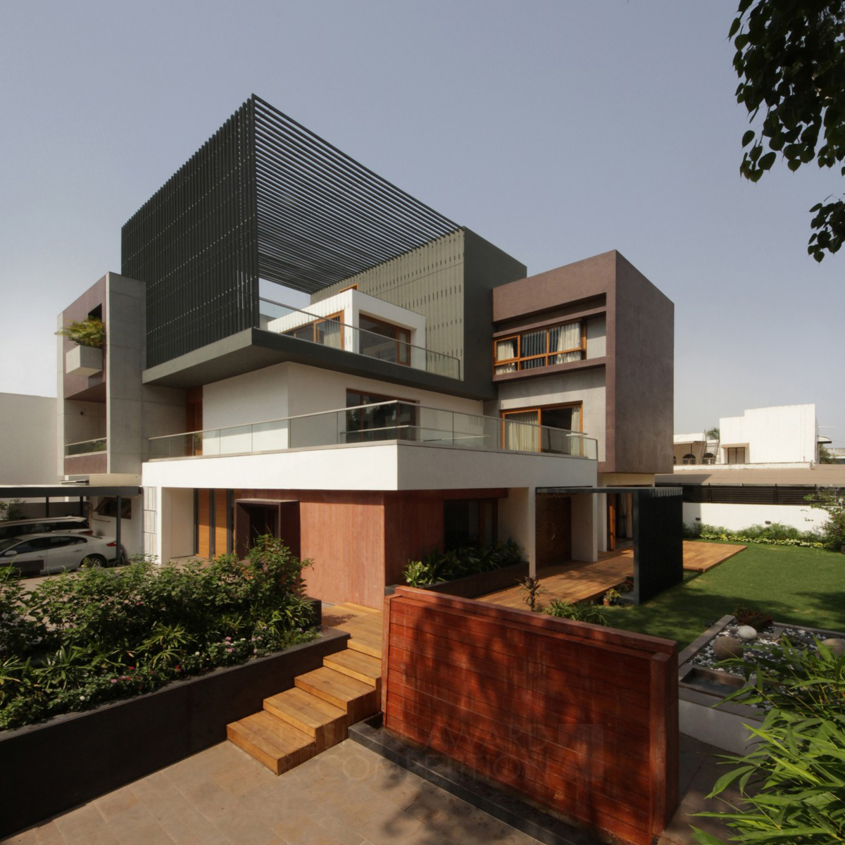 Cube House <b>Family Residence