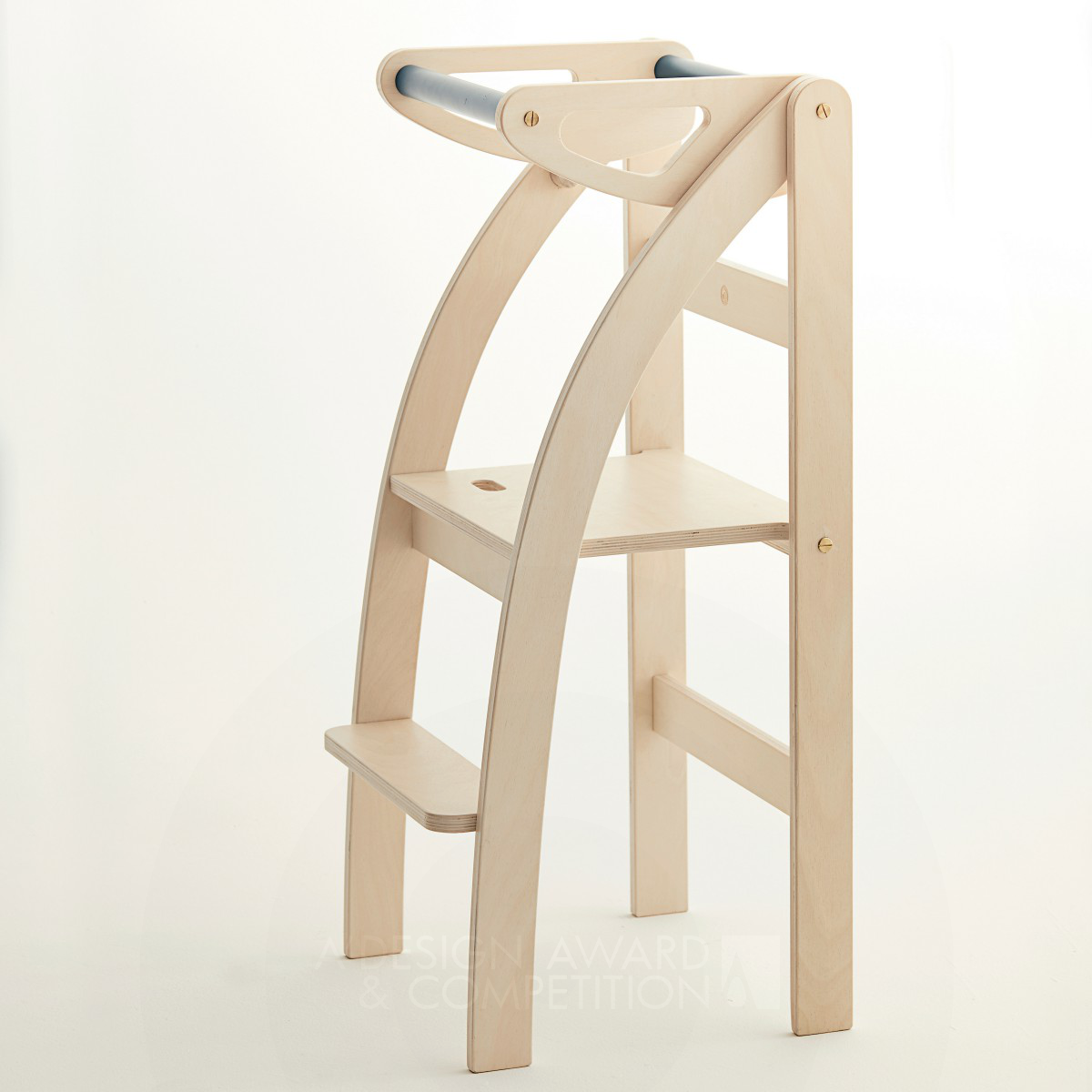 La Taue: The Foldable Learning Tower for Modern Families