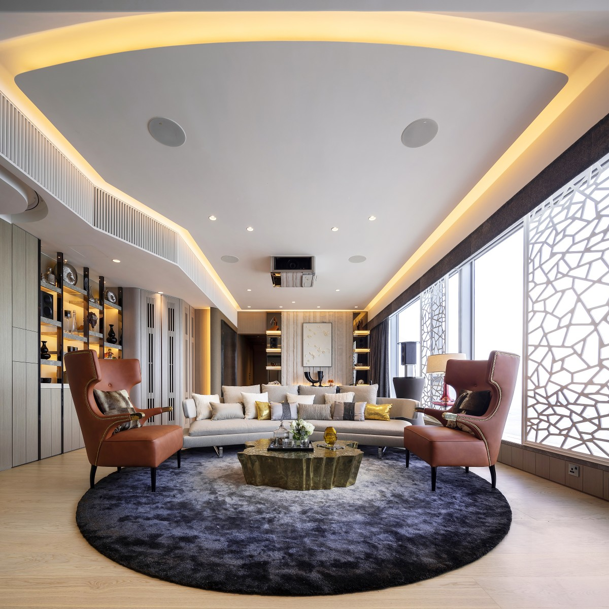 Smooth Sailing: A Luxurious Nautical Retreat in Hong Kong