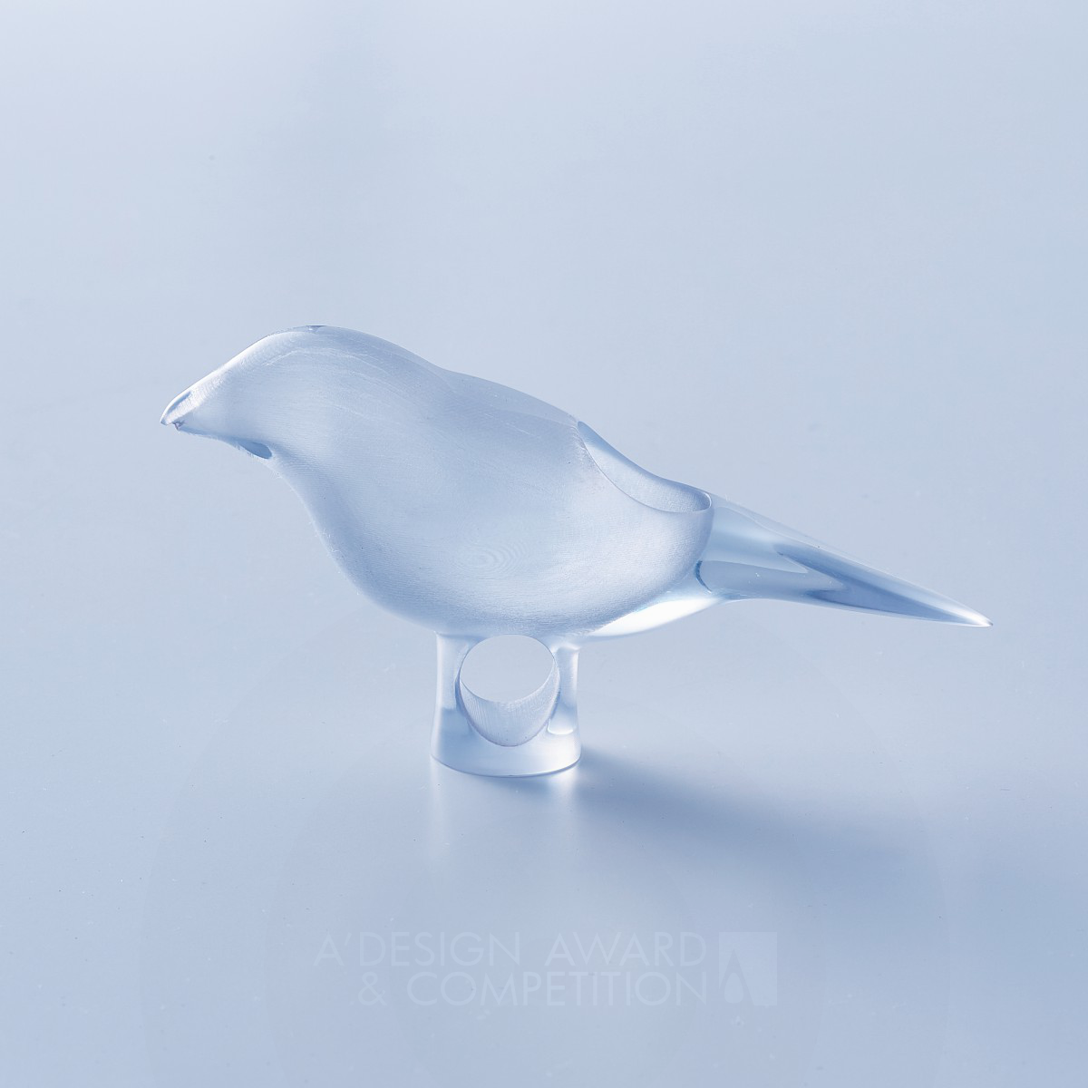 Kenji Fujii's Innovative Bird's Sake Cup