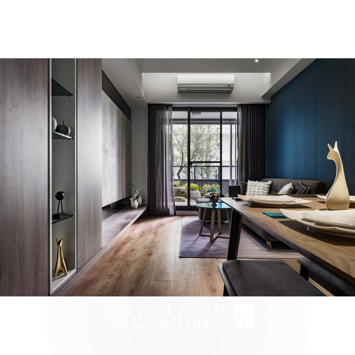 Blue Tone Residential Apartment by Hsin Yuan Lee