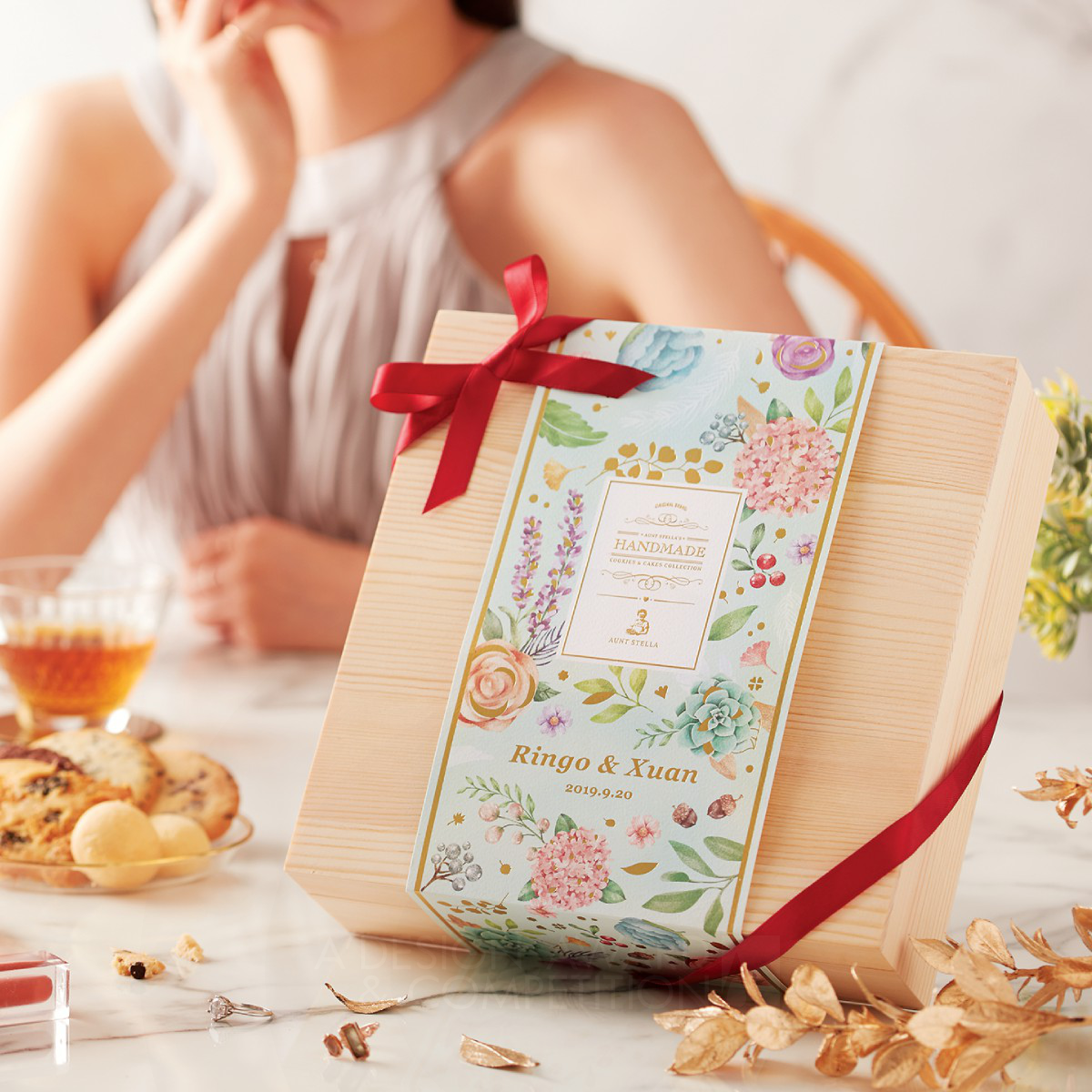 Floral Banquet Wedding Gift Box by SU WAN LING