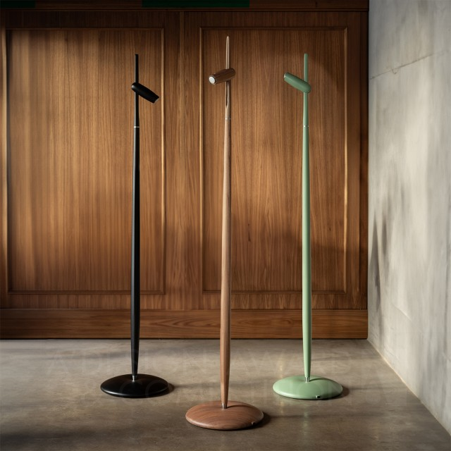 Transforming Brazilian Wood into Living Light: The Grampo Lamp Innovation