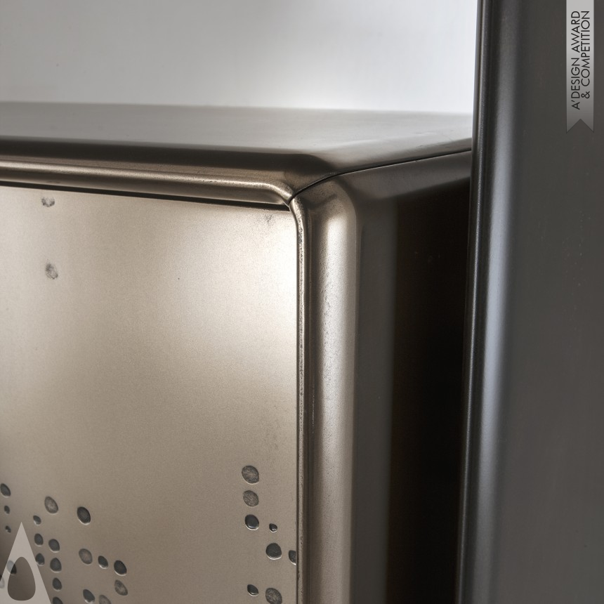 Edoardo Colzani Cabinet