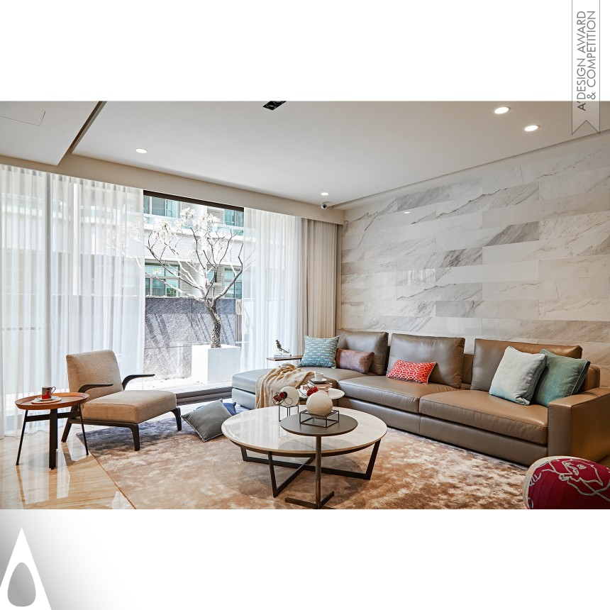 Tung Chieh Chen, Chun Hsiao Chou Resident