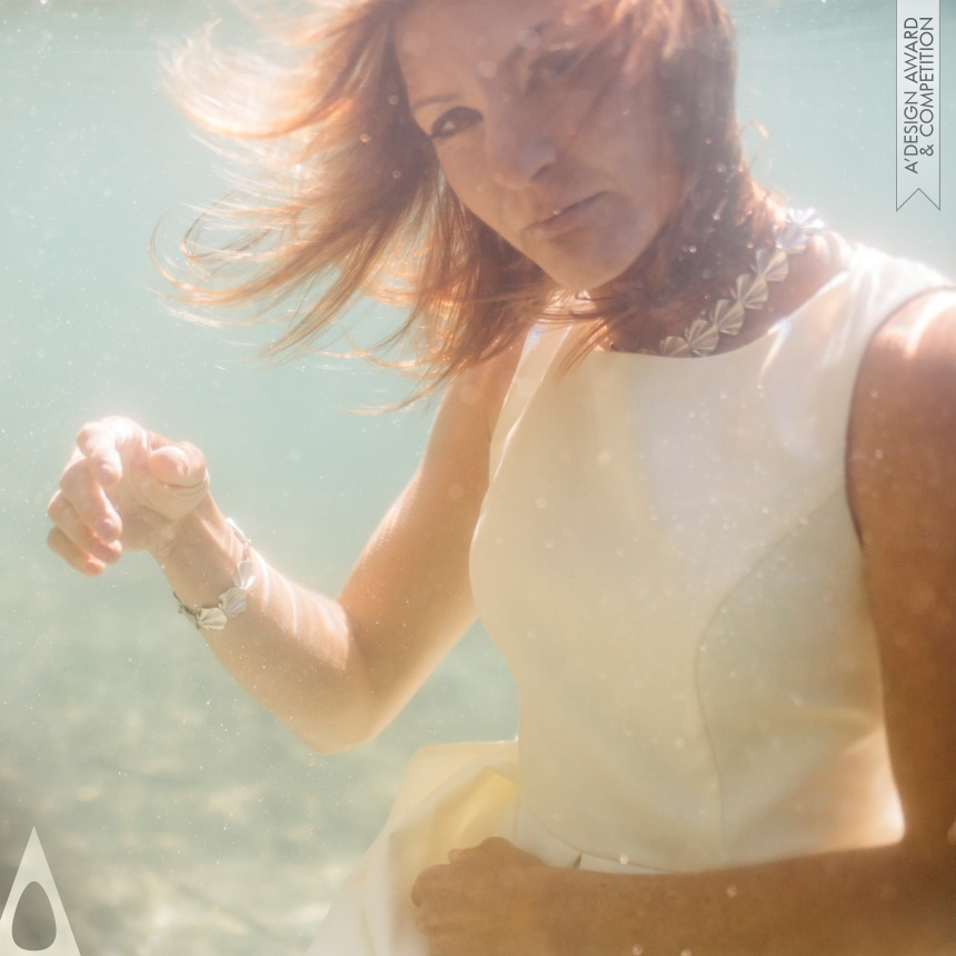 Anna-Reetta Väänänen Waves