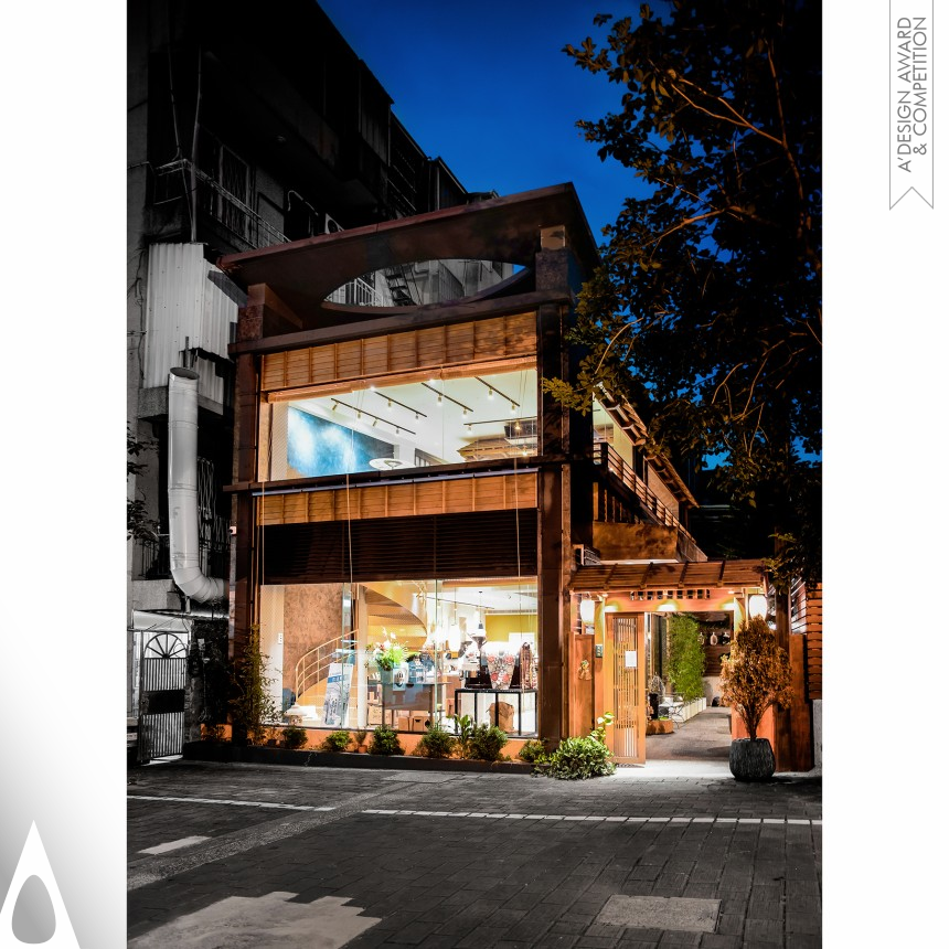 JOYE  CHUANG Scent of a Golden Age