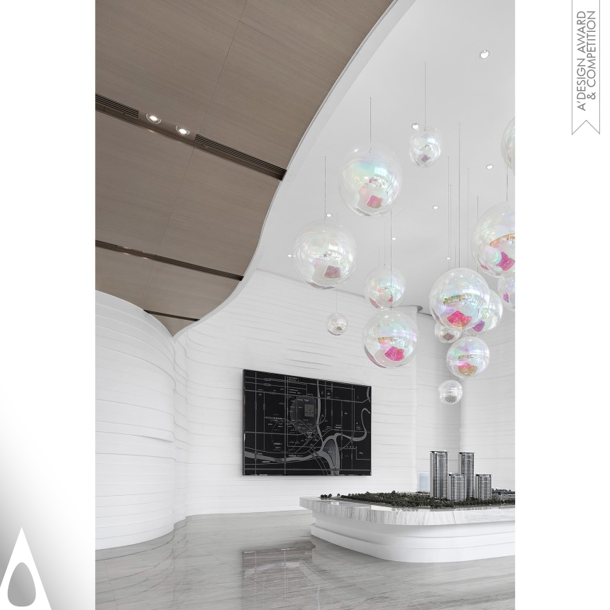 Yang Li's Cloud Residence Sales Center