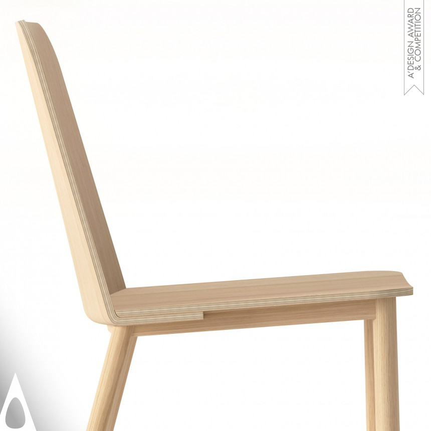 Pelin Erkuvun Assemblable Chair