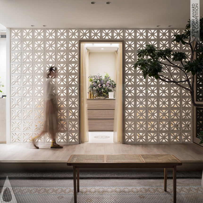 Chia-Lun Chan Retail Space