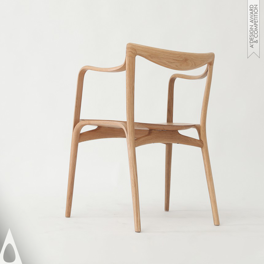 Bronze Furniture Design Award Winner 2021 Smile Chair 