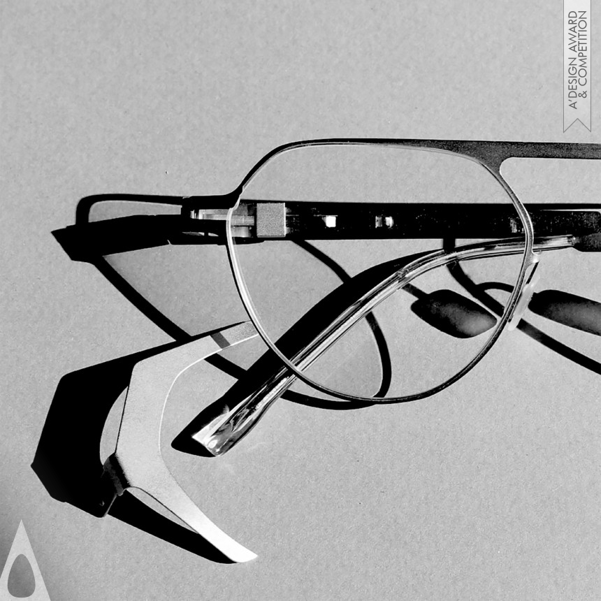 Silver Eyewear Design Award Winner 2023 Viage11 Modular Eyewear System 