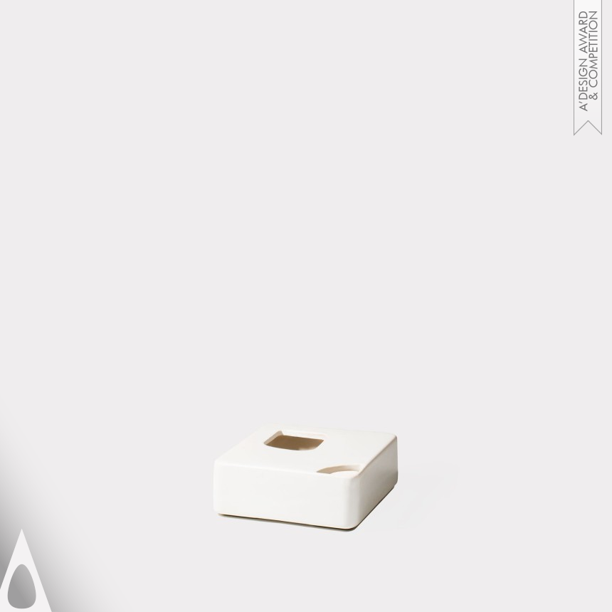 Iron Homeware Design Award Winner 2023 Uno Eco Smart Garden 