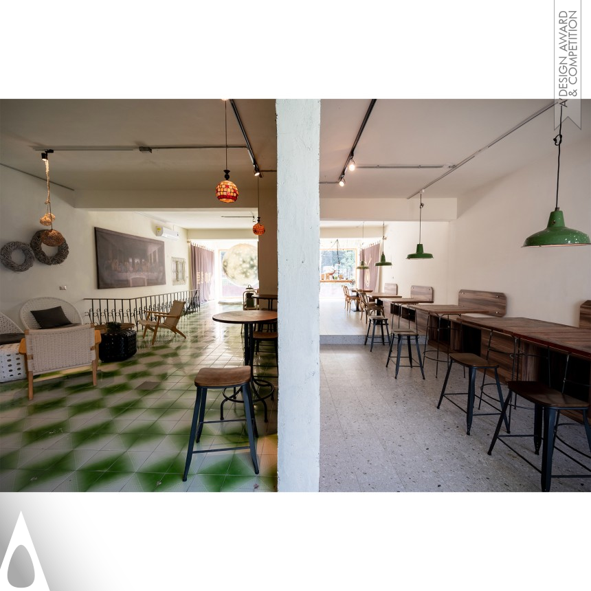 Kun-Han Yang's Luna Cafe and Classroom