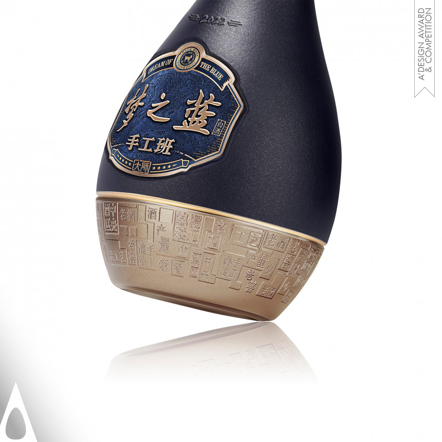 Silver Packaging Design Award Winner 2023 Dream of the Blue Manual Class Alcoholic Beverage Packaging 
