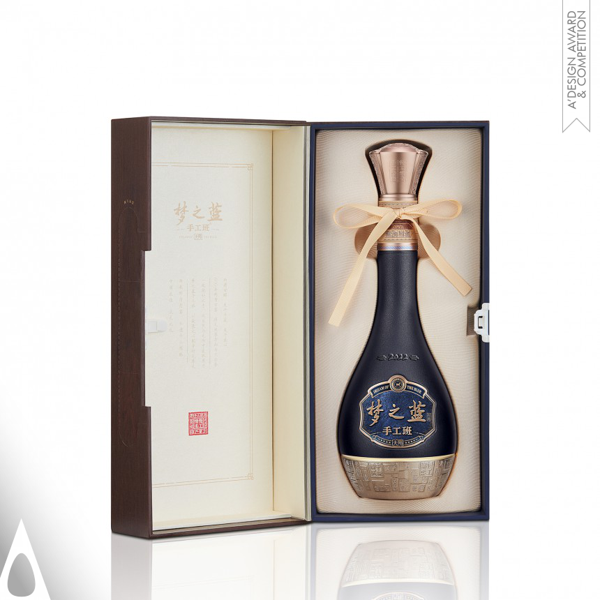 Jingzhang Xiao, Ru Li and Aizong Lin's Dream of the Blue Manual Class Alcoholic Beverage Packaging