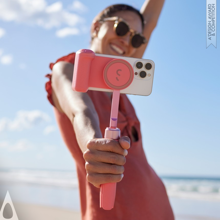 KL Chiu's Shiftcam Snapgrip Mobile Photography Mount