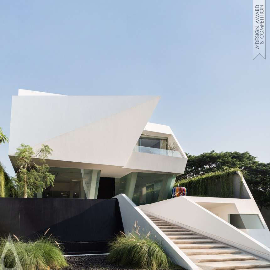 Il Pausa House designed by Revano Satria