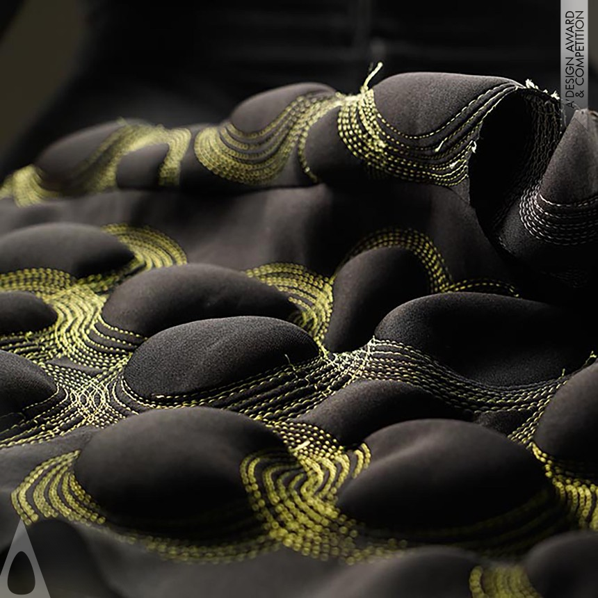 Iron Winner. Random Puff by Rosalie Hsin-Ju Lin